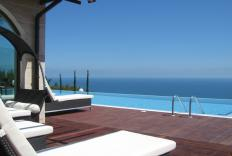 Four bedroom villa in BlackSeaRama. Stunning sea-views from the edge of the cliff!